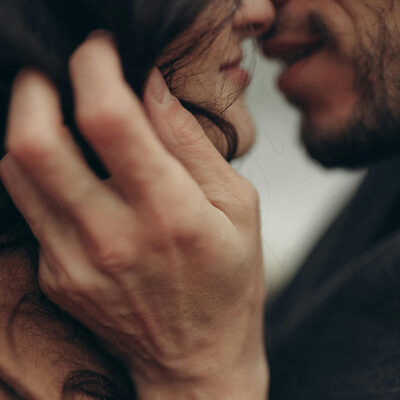 Yavaş ve kontroll&uuml; tensel temas