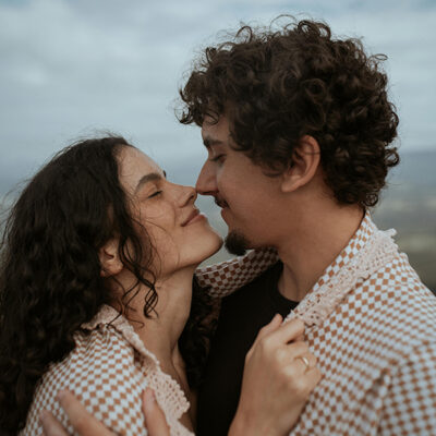 Yavaş başlayıp giderek yoğunlaşan ritim